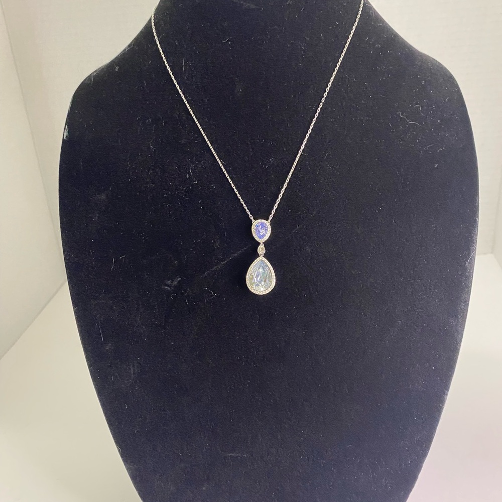 💍💎 SALE Swarovski Elegant Christie Double Pear Crystal Necklace.